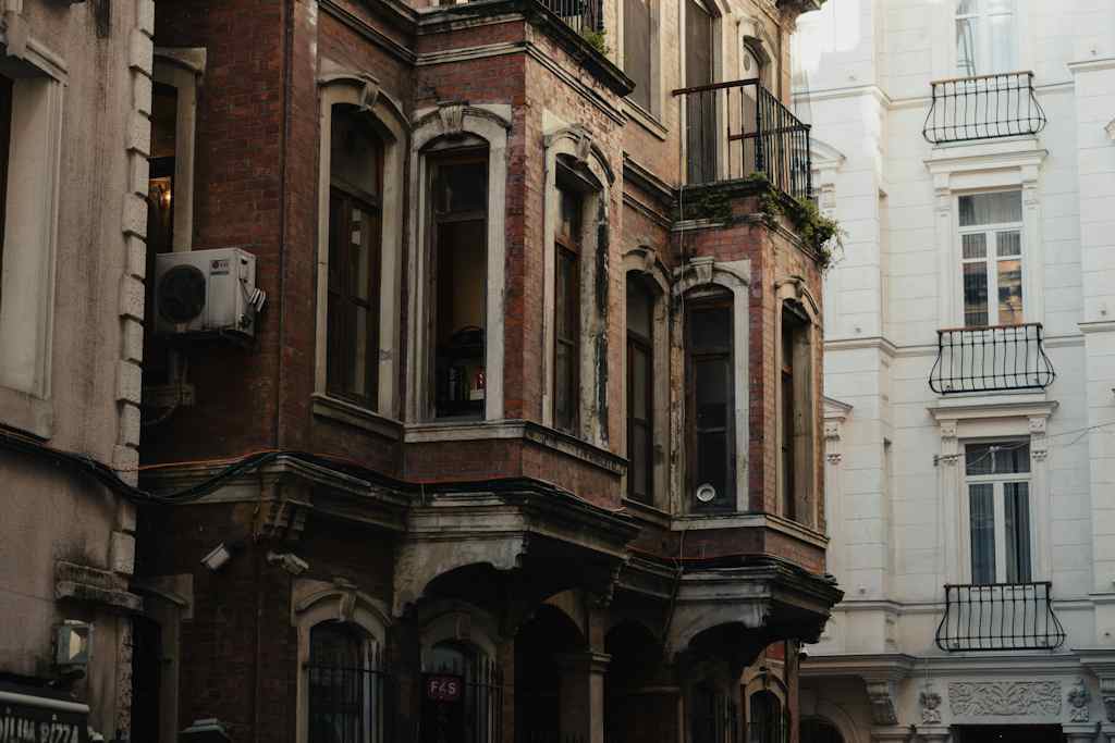 Жилые дома на улице Стамбула: квартиры под сдачу в аренду в Турции